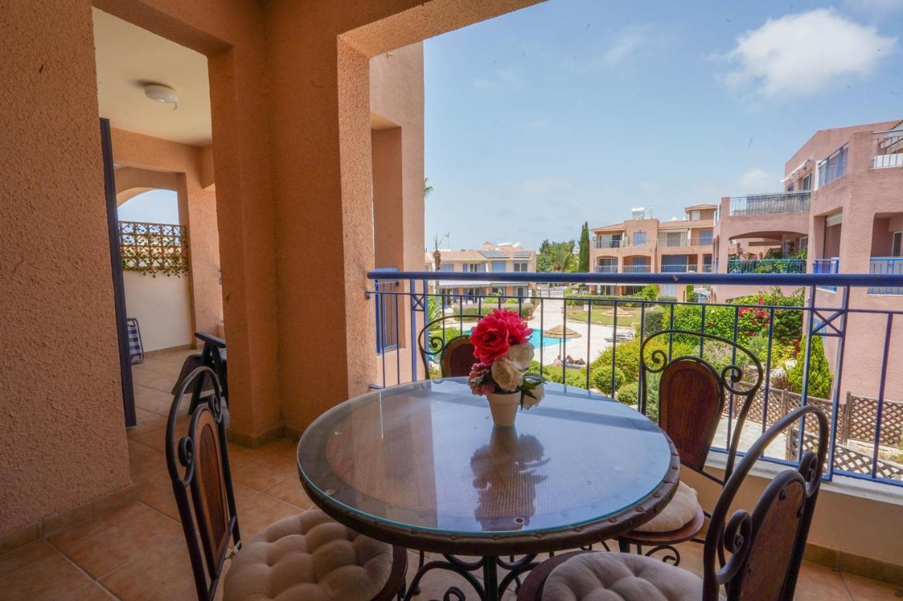 Resitour - Regina Gardens Paphos Exterior foto