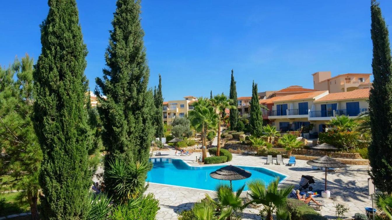 Resitour - Regina Gardens Paphos Exterior foto