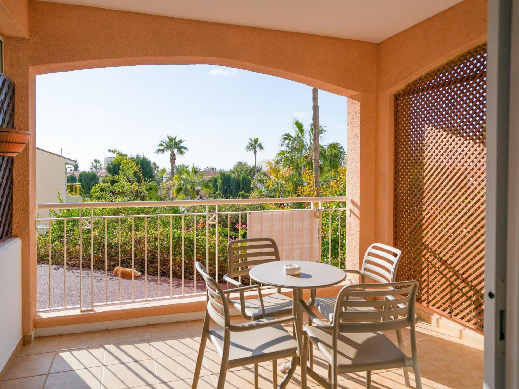 Resitour - Regina Gardens Paphos Exterior foto